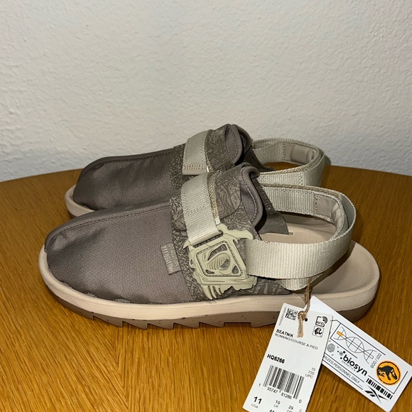 JURASSIC WORLD X BEATNIK SANDAL \'FOSSIL\'  size 11